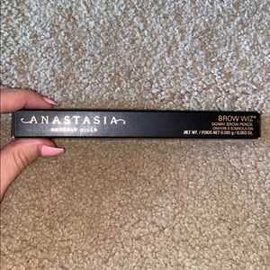 Brand new Anastasia Brow Wiz in shade soft brown